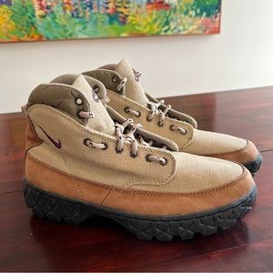 Nike Women’s Hiking Zion 185066-251 Brown Canvas